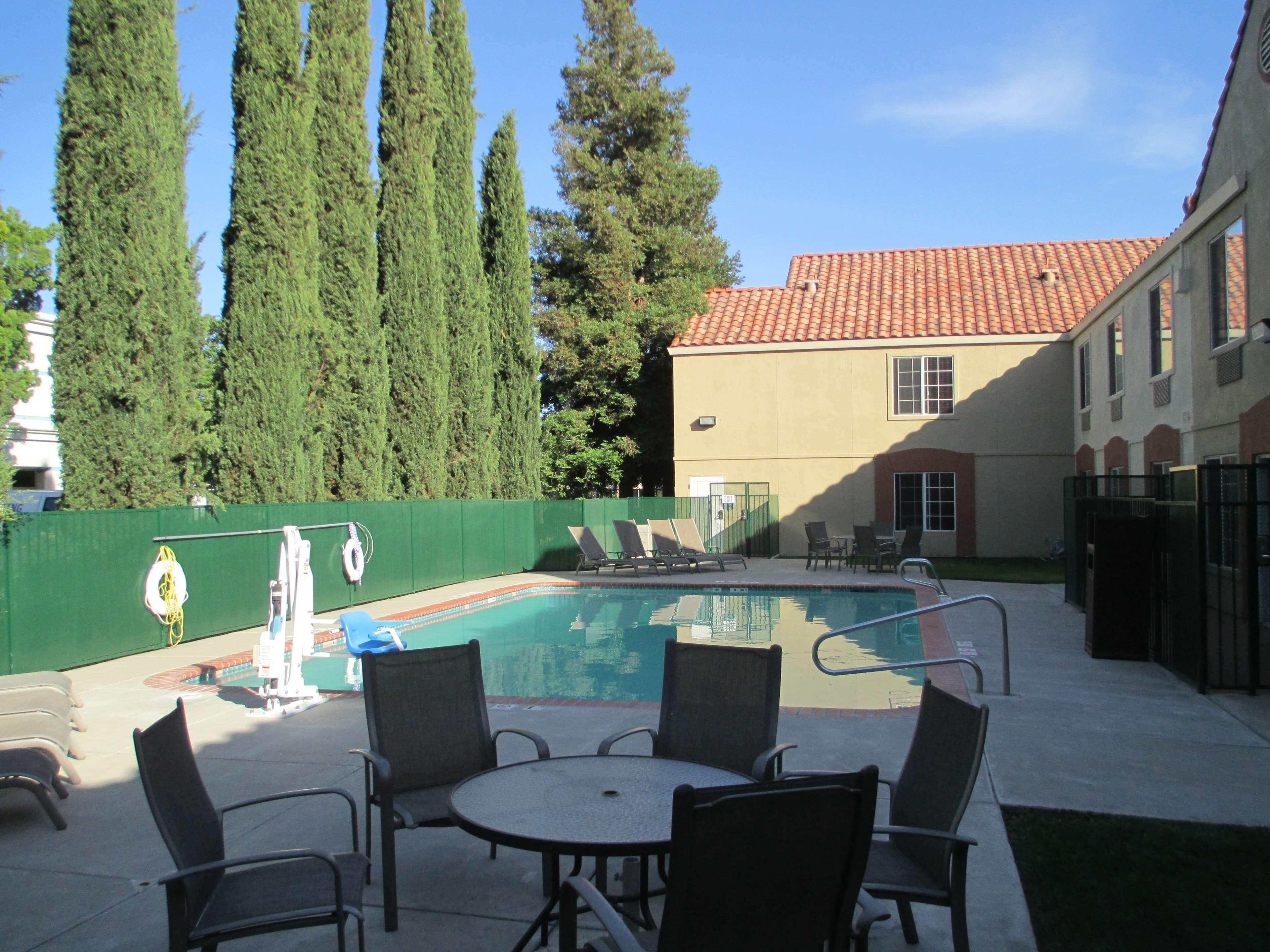 Best Western Brentwood Inn Exterior foto